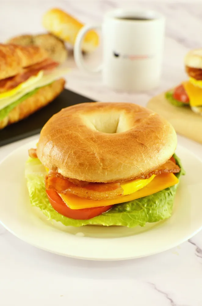 Bagel B.E.L.T