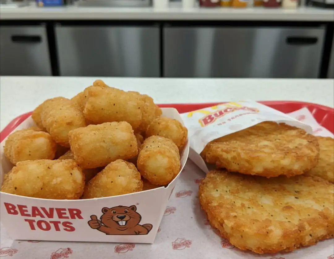 Buc-ee's Breakfast Menu 2026: Calories, Prices & Pro Tips 14 Beaver Tots & Hash Browns