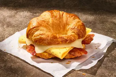 Croissant Bacon, Egg & Cheese
