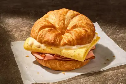 Ham Croissant Benny
